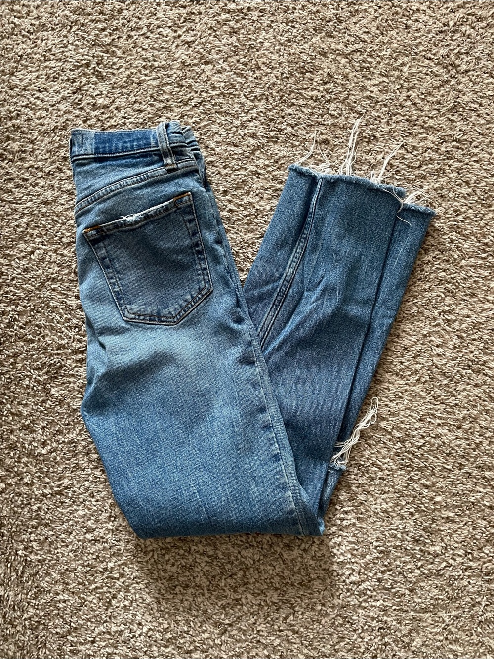 Abercrombie & Fitch Frayed-Hem Jeans
